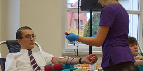 Powiększ grafikę: akcja-krwiodawstwa-w-zespole-szkol-lacznosci-650135.jpg