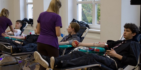 Powiększ grafikę: akcja-krwiodawstwa-w-zespole-szkol-lacznosci-650141.jpg