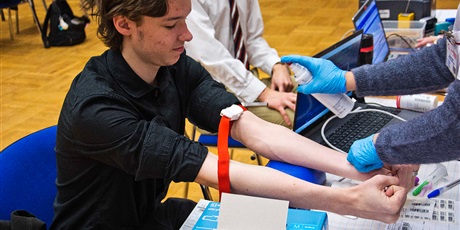 Powiększ grafikę: akcja-krwiodawstwa-w-zespole-szkol-lacznosci-650145.jpg