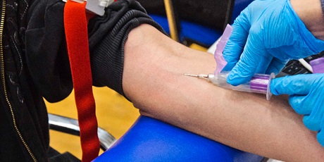 Powiększ grafikę: akcja-krwiodawstwa-w-zespole-szkol-lacznosci-650150.jpg