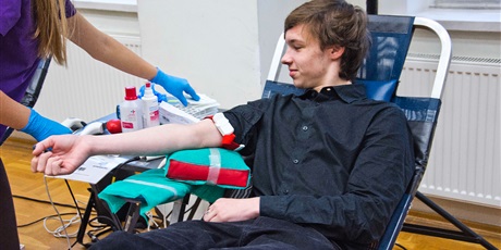 Powiększ grafikę: akcja-krwiodawstwa-w-zespole-szkol-lacznosci-650151.jpg