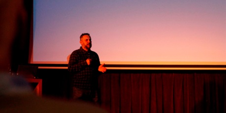 Powiększ grafikę: Piotr Majchrzak, Deep Learning Software Engineer – prezentacja „Czy AI zabierze nam pracę?”.