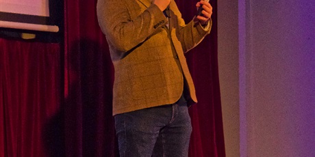 Powiększ grafikę: Paweł Szymkowicz, Netia – prezentacja „NoName057(16) – haktywiści w służbie Kremla?”.