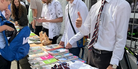 Powiększ grafikę: Kiermasz podręczników