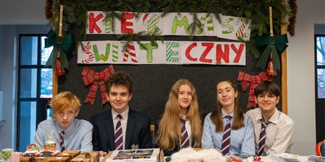 Powiększ grafikę: kiermasz-swiateczny-w-dniu-11-grudnia-666341.jpg