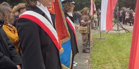 Powiększ grafikę: Poczet sztandarowy ZSŁ Fot. Izabela Zin
