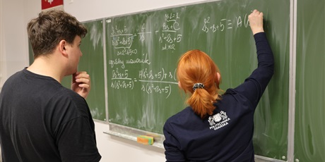 Powiększ grafikę: Łączność pod osłoną nocy