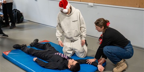 Powiększ grafikę: Pierwsza pomoc