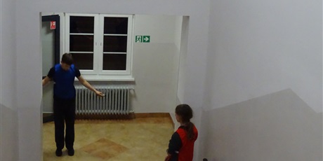 Powiększ grafikę: pasowanie-uczniow-klas-pierwszych-na-mieszkancow-internatu-652855.jpg