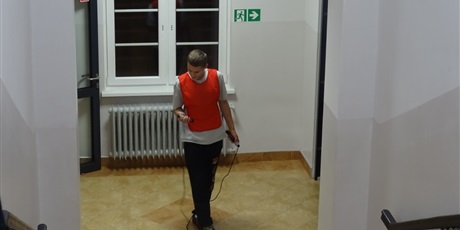 Powiększ grafikę: pasowanie-uczniow-klas-pierwszych-na-mieszkancow-internatu-652856.jpg