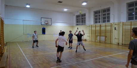 Powiększ grafikę: pasowanie-uczniow-klas-pierwszych-na-mieszkancow-internatu-652859.jpg