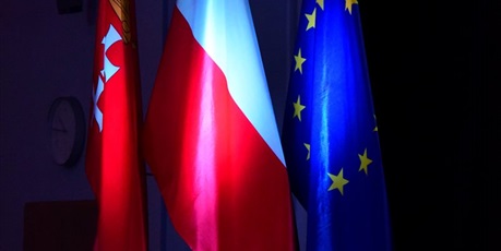 Powiększ grafikę: pasowanie-uczniow-klas-pierwszych-zespolu-szkol-lacznosci-718020.jpg