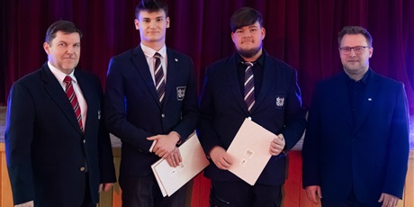 Powiększ grafikę: przekazanie-samorzadu-uczniwoskiego-678694.jpg