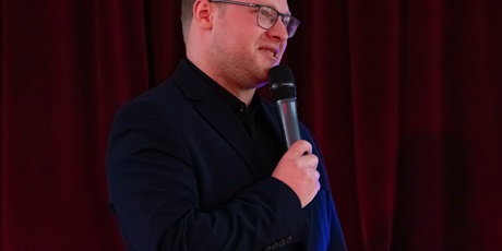 Powiększ grafikę: przekazanie-samorzadu-uczniwoskiego-678699.jpg