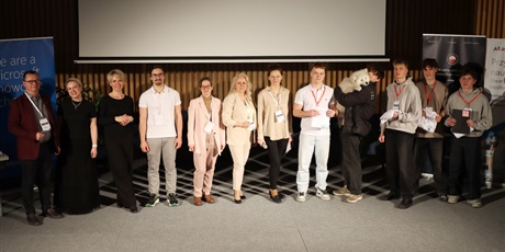 Powiększ grafikę: sukces-naszych-uczniow-na-v-pomorskim-hackathonie-young-smart-624035.jpg