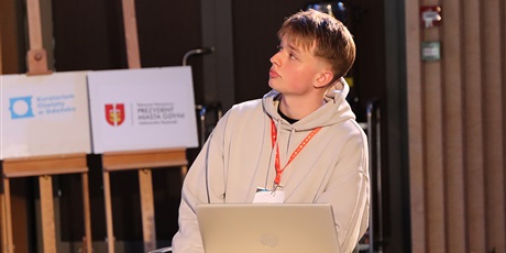 Powiększ grafikę: sukces-naszych-uczniow-na-v-pomorskim-hackathonie-young-smart-624040.jpg
