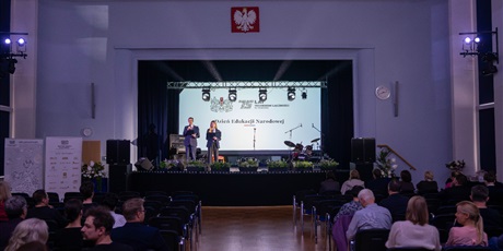 Powiększ grafikę: Dzień Edukacji Narodowej