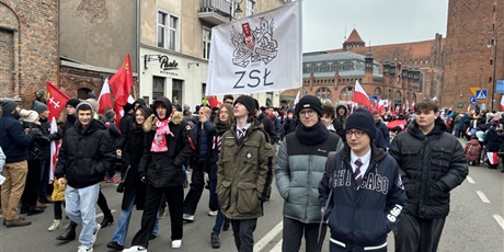 Powiększ grafikę: Uczniowie ZSŁ na Paradzie Niepodległości