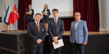 Powiększ grafikę: uroczyste-zakonczenie-roku-szkolnego-2024-2025-631909.jpg