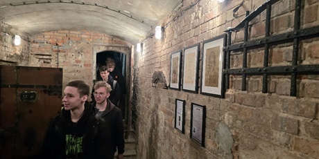 Powiększ grafikę: w areszcie śledczym