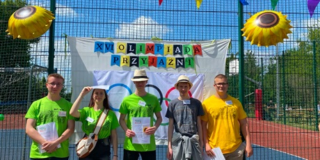 Powiększ grafikę: wolontariusze-z-klasy-4g-wzieli-udzial-w-16-olimpiadzie-przyjazni-699678.jpg