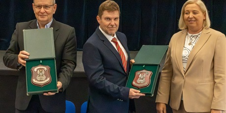 Powiększ grafikę: podpisanie porozumienia