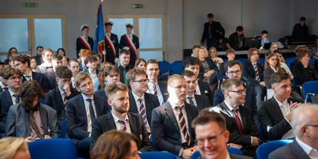 Powiększ grafikę: zakonczenie-roku-klas-piatych-690119.jpg