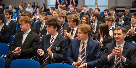 Powiększ grafikę: zakonczenie-roku-klas-piatych-690120.jpg