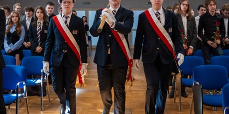 Powiększ grafikę: zakonczenie-roku-klas-piatych-690122.jpg