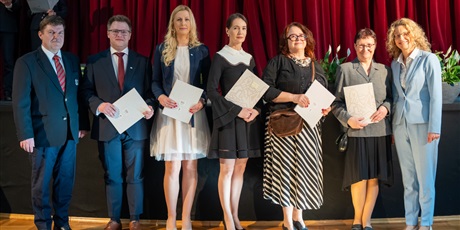 Powiększ grafikę: zakonczenie-roku-klas-piatych-690130.jpg