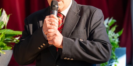 Powiększ grafikę: zakonczenie-roku-klas-piatych-690131.jpg