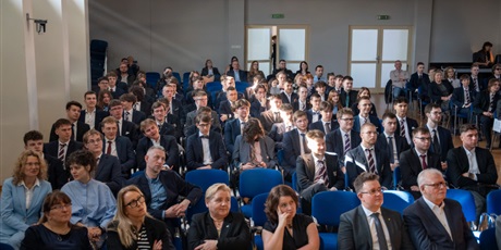 Powiększ grafikę: zakonczenie-roku-klas-piatych-690138.jpg