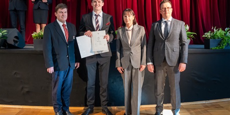 Powiększ grafikę: zakonczenie-roku-klas-piatych-690141.jpg