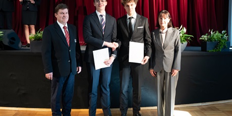 Powiększ grafikę: zakonczenie-roku-klas-piatych-690151.jpg