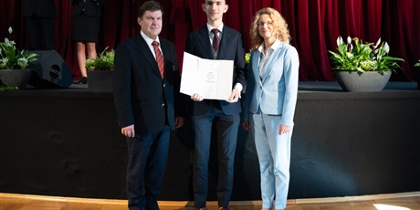 Powiększ grafikę: zakonczenie-roku-klas-piatych-690156.jpg