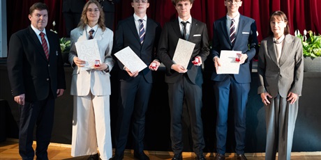 Powiększ grafikę: zakonczenie-roku-klas-piatych-690159.jpg