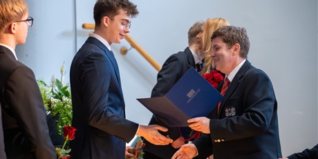 Powiększ grafikę: zakonczenie-roku-klas-piatych-690166.jpg