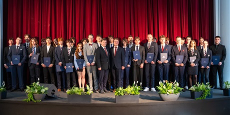 Powiększ grafikę: zakonczenie-roku-klas-piatych-690171.jpg