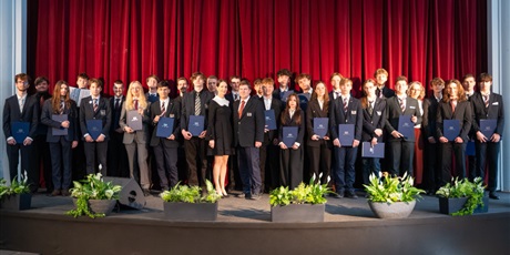 Powiększ grafikę: zakonczenie-roku-klas-piatych-690172.jpg