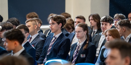 Powiększ grafikę: zakonczenie-roku-klas-piatych-690176.jpg