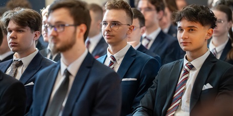 Powiększ grafikę: zakonczenie-roku-klas-piatych-690177.jpg