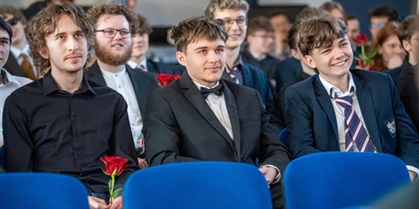 Powiększ grafikę: zakonczenie-roku-klas-piatych-690187.jpg