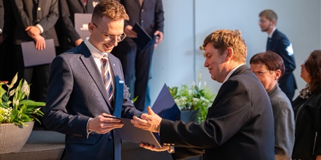 Powiększ grafikę: zakonczenie-roku-klas-piatych-690192.jpg