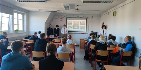 Powiększ grafikę: Prezentacja projektów Erasmus +